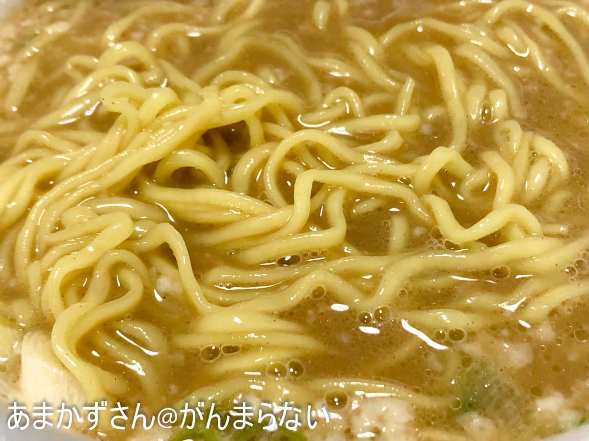 マルちゃん正麺 カップ 濃ニボの麺